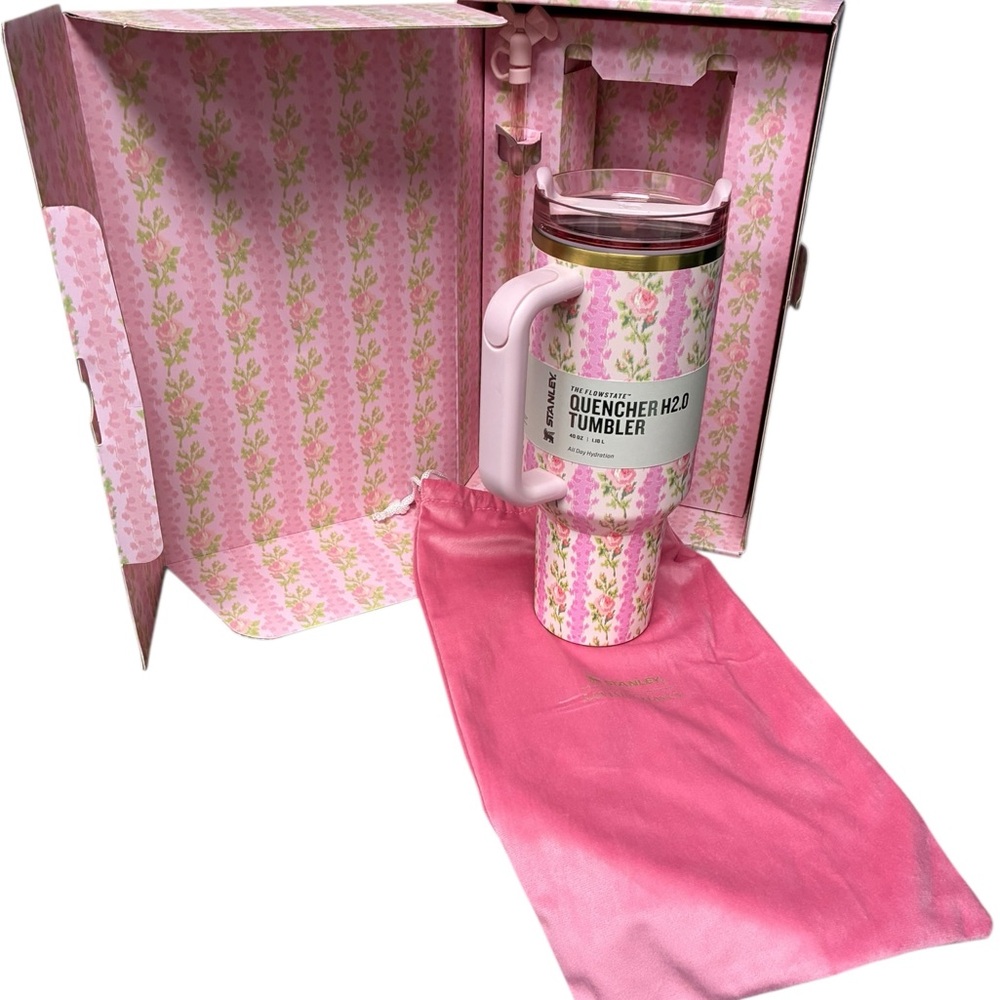 Stanley x LoveShack Fancy Flowstate Quencher H2.0 40oz Blooming Heirloom